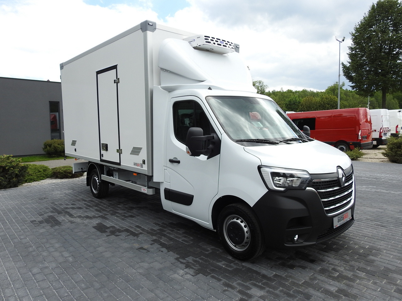 RENAULT MASTER NEW REGRIGERATOR BOX -10*C 8 PALLETS CRUISE CONTROL AIR CONDITIONING LED LIGHTS GUARANTEE 165HP - Furgon frigorifer: foto 4 RENAULT MASTER NEW REGRIGERATOR BOX -10*C 8 PALLETS CRUISE CONTROL AIR CONDITIONING LED LIGHTS GUARANTEE 165HP - Furgon frigorifer: foto 4