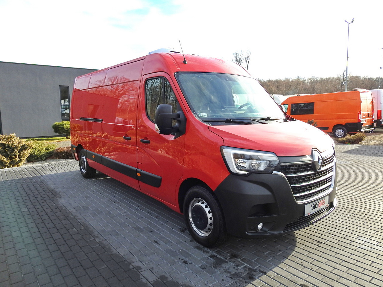 RENAULT MASTER REFRIGERATOR VAN 1*C CRUISE CONTROL AIR CONDITIONING LED LIGHTS 135HP - Furgon frigorifer: foto 4 RENAULT MASTER REFRIGERATOR VAN 1*C CRUISE CONTROL AIR CONDITIONING LED LIGHTS 135HP - Furgon frigorifer: foto 4