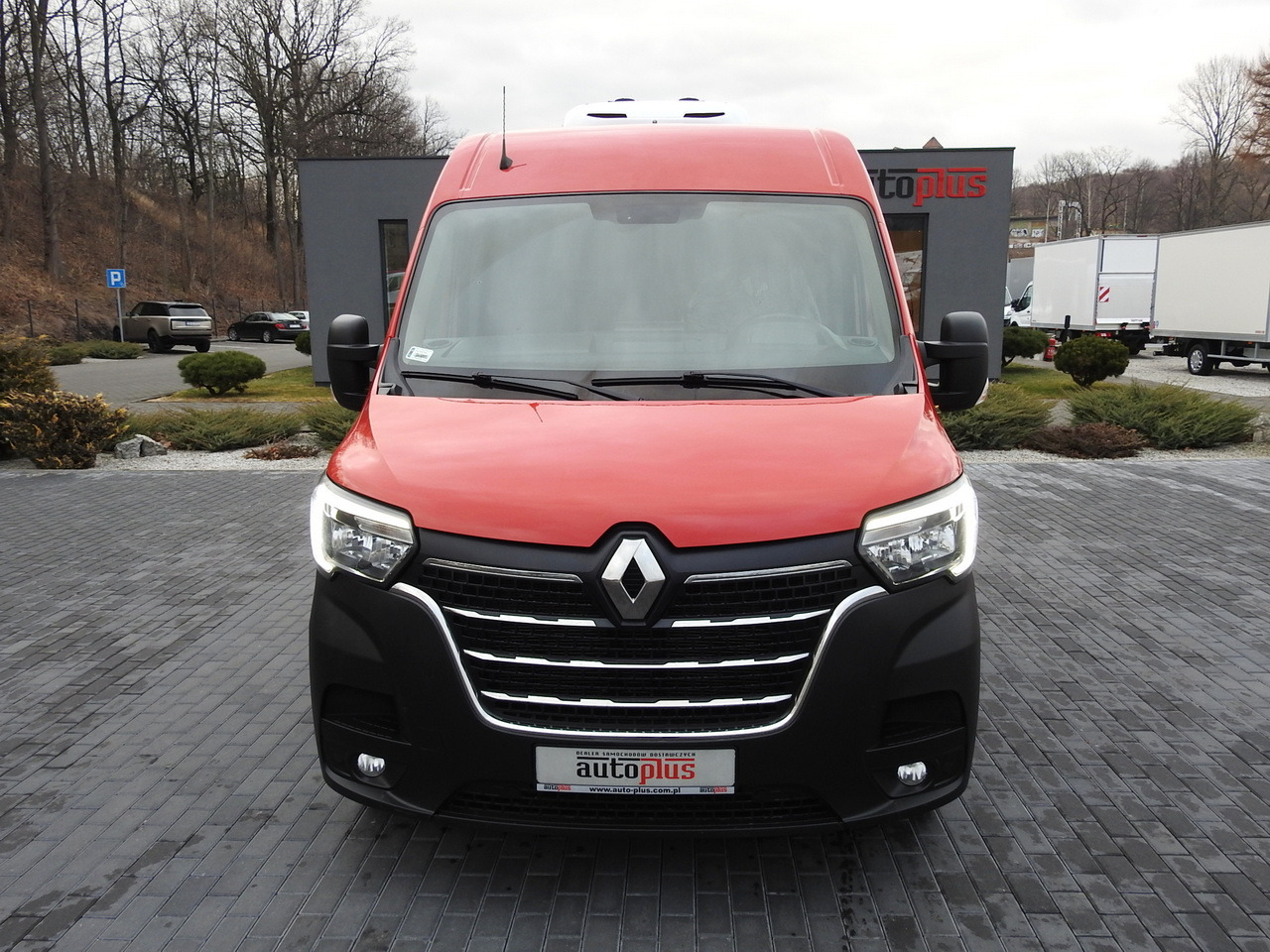 RENAULT MASTER REFRIGERATOR VAN 1*C CRUISE CONTROL AIR CONDITIONING LED LIGHTS 135HP - Furgon frigorifer: foto 5 RENAULT MASTER REFRIGERATOR VAN 1*C CRUISE CONTROL AIR CONDITIONING LED LIGHTS 135HP - Furgon frigorifer: foto 5