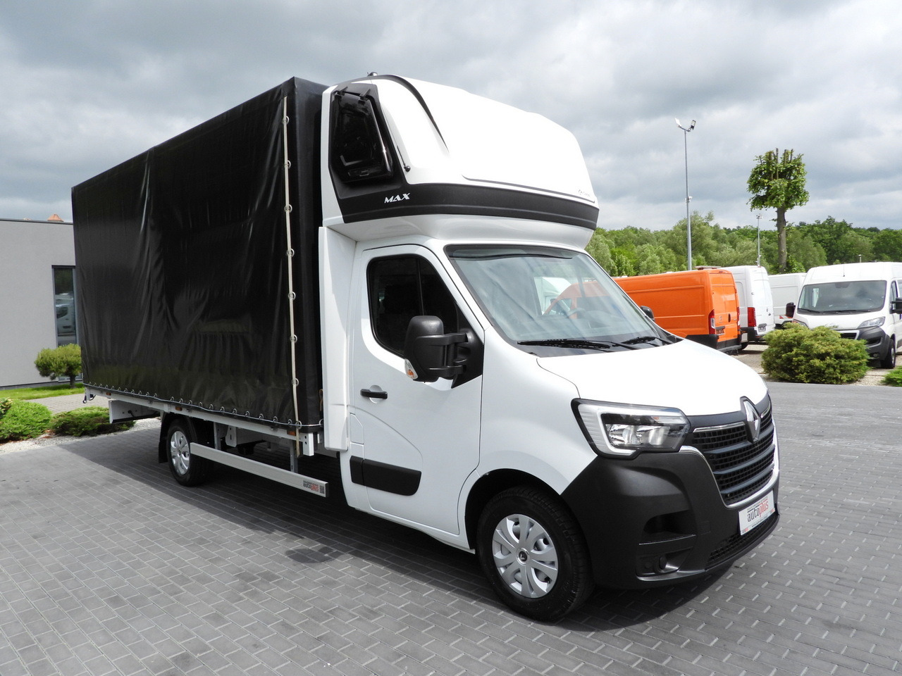 RENAULT MASTER TARPAULIN 10 PALLETS CRUISE CONTROL LED LIGHTS AIR CONDITIONING 165HP - Kamioncine me tendë: foto 4 RENAULT MASTER TARPAULIN 10 PALLETS CRUISE CONTROL LED LIGHTS AIR CONDITIONING 165HP - Kamioncine me tendë: foto 4