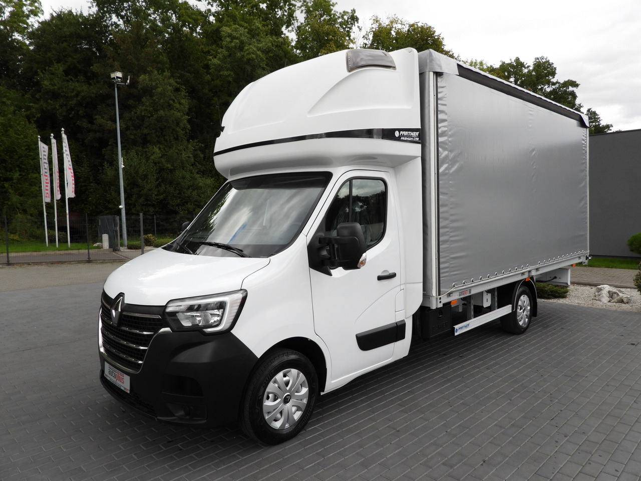 Kamioncine me tendë RENAULT MASTER TARPAULIN 10 PALLETS WEBASTO CRUISE CONTROL LED LIGHTS PNEUMATICS AIR CONDITIONING  165HP: foto 6