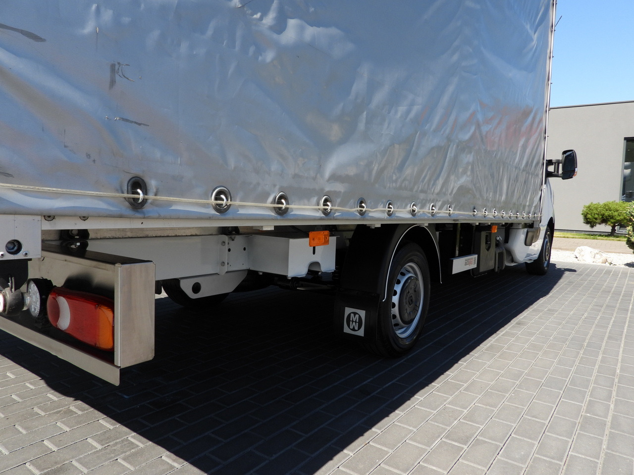Kamioncine me tendë RENAULT MASTER  TARPAULIN 10 PALLETS WEBASTO CRUISE CONTROL LED LIGHTS PNEUMATICS AIR CONDITIONING  165HP: foto 17