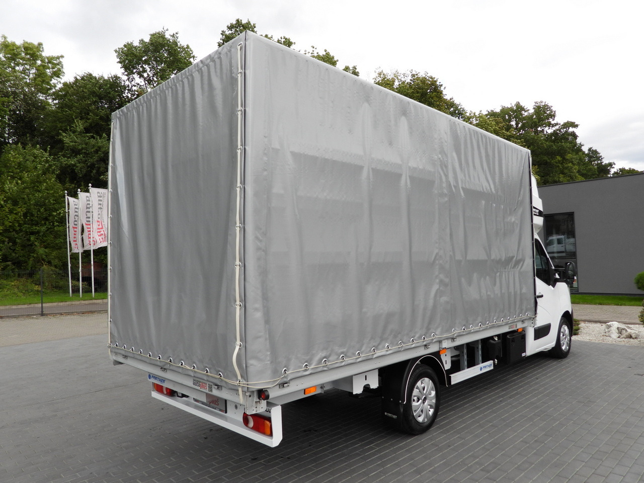 RENAULT MASTER TARPAULIN 10 PALLETS WEBASTO CRUISE CONTROL LED LIGHTS PNEUMATICS AIR CONDITIONING 165HP - Kamioncine me tendë: foto 3 RENAULT MASTER TARPAULIN 10 PALLETS WEBASTO CRUISE CONTROL LED LIGHTS PNEUMATICS AIR CONDITIONING 165HP - Kamioncine me tendë: foto 3