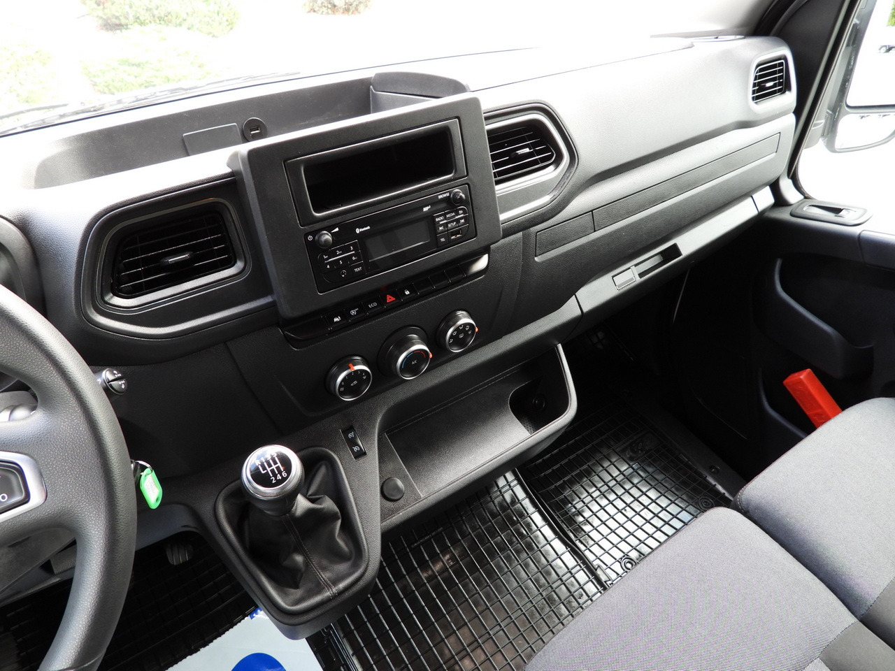 Kamioncine me tendë RENAULT MASTER TARPAULIN 10 PALLETS WEBASTO CRUISE CONTROL LED LIGHTS PNEUMATICS AIR CONDITIONING  165HP: foto 32