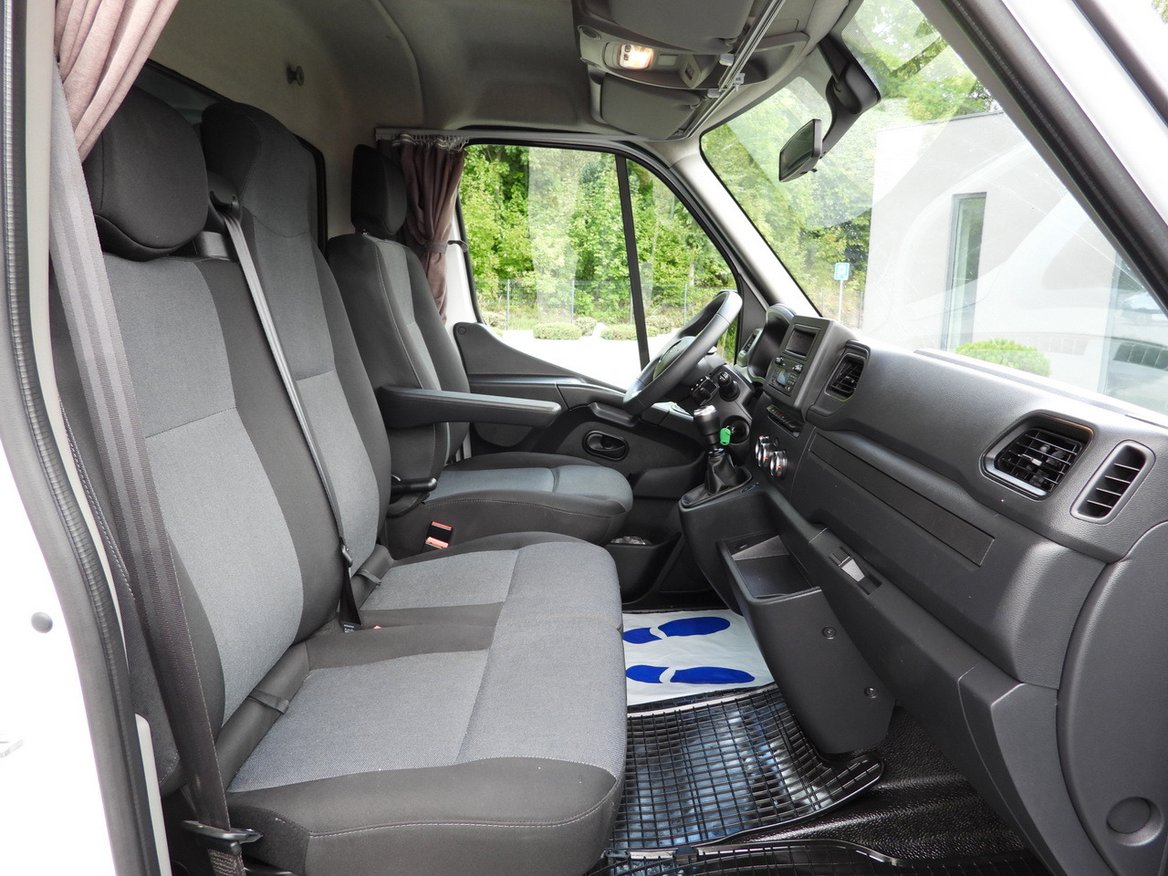 Kamioncine me tendë RENAULT MASTER TARPAULIN 10 PALLETS WEBASTO CRUISE CONTROL LED LIGHTS PNEUMATICS AIR CONDITIONING  165HP: foto 36