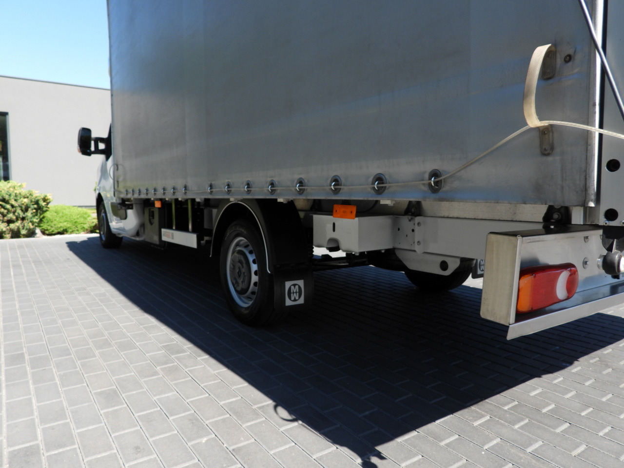 Kamioncine me tendë RENAULT MASTER  TARPAULIN 10 PALLETS WEBASTO CRUISE CONTROL LED LIGHTS PNEUMATICS AIR CONDITIONING  165HP: foto 16