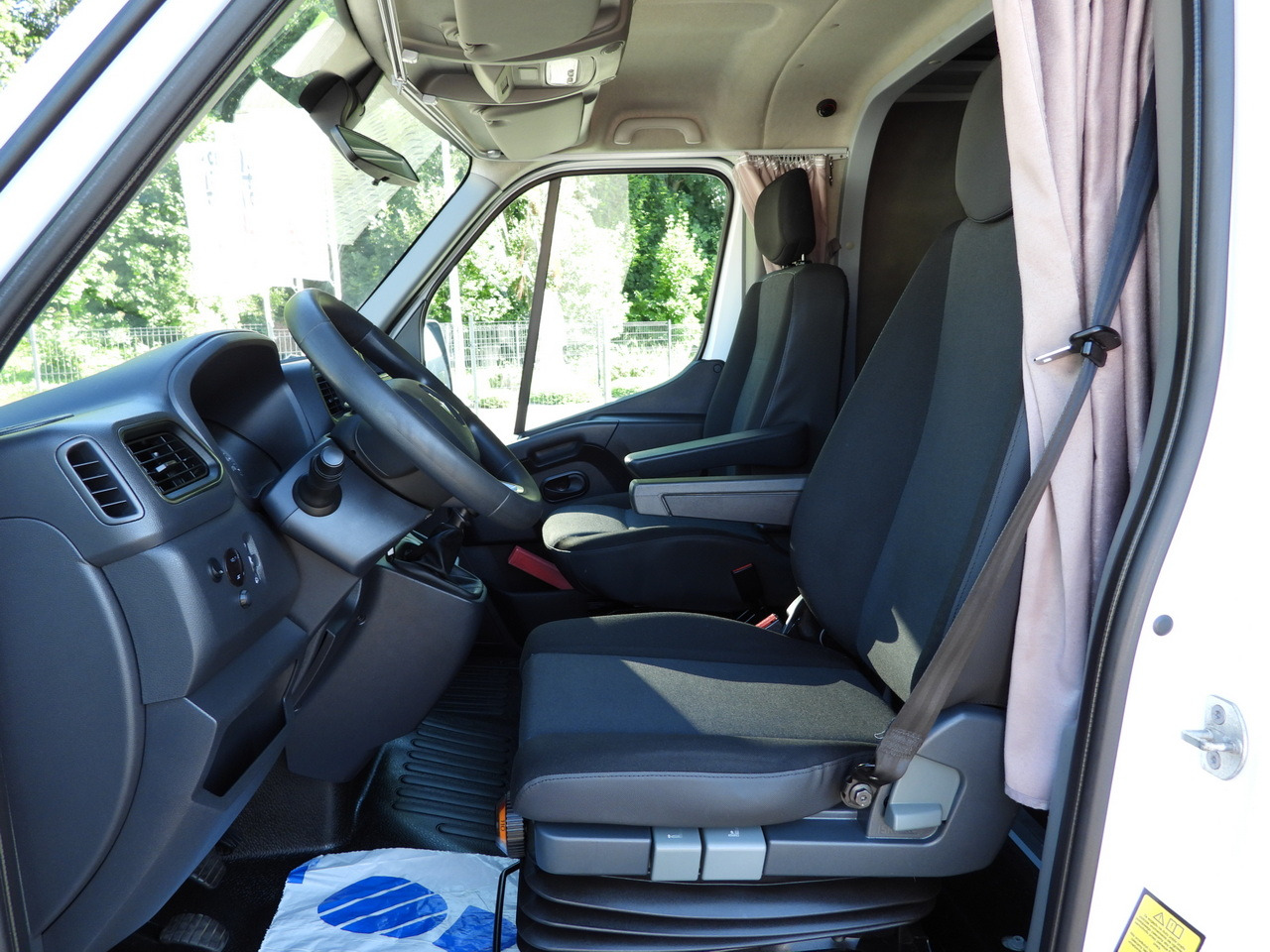 Kamioncine me tendë RENAULT MASTER  TARPAULIN 10 PALLETS WEBASTO CRUISE CONTROL LED LIGHTS PNEUMATICS AIR CONDITIONING  165HP: foto 27