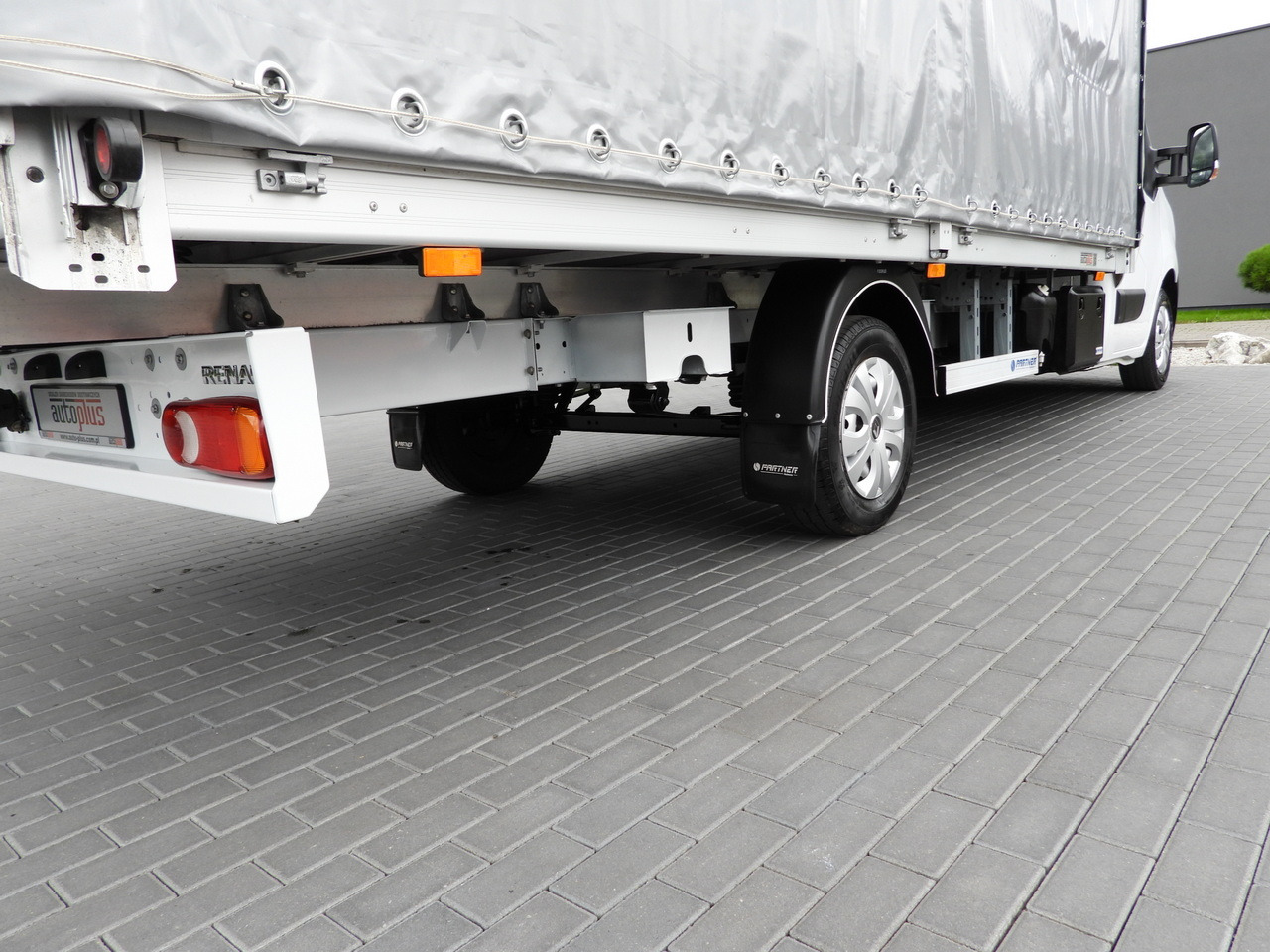 Kamioncine me tendë RENAULT MASTER TARPAULIN 10 PALLETS WEBASTO CRUISE CONTROL LED LIGHTS PNEUMATICS AIR CONDITIONING  165HP: foto 17