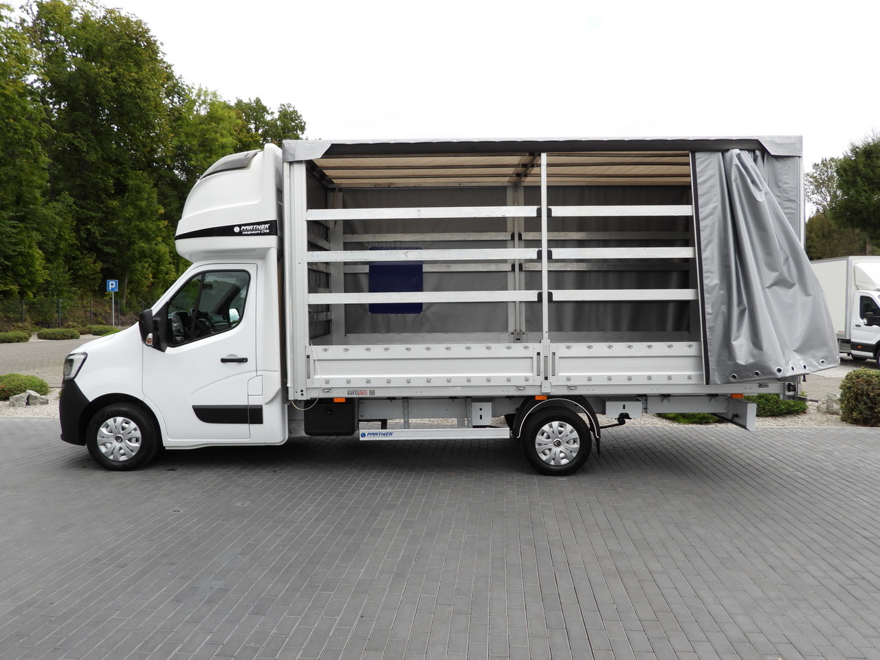 Kamioncine me tendë RENAULT MASTER TARPAULIN 10 PALLETS WEBASTO CRUISE CONTROL LED LIGHTS PNEUMATICS AIR CONDITIONING  165HP: foto 8