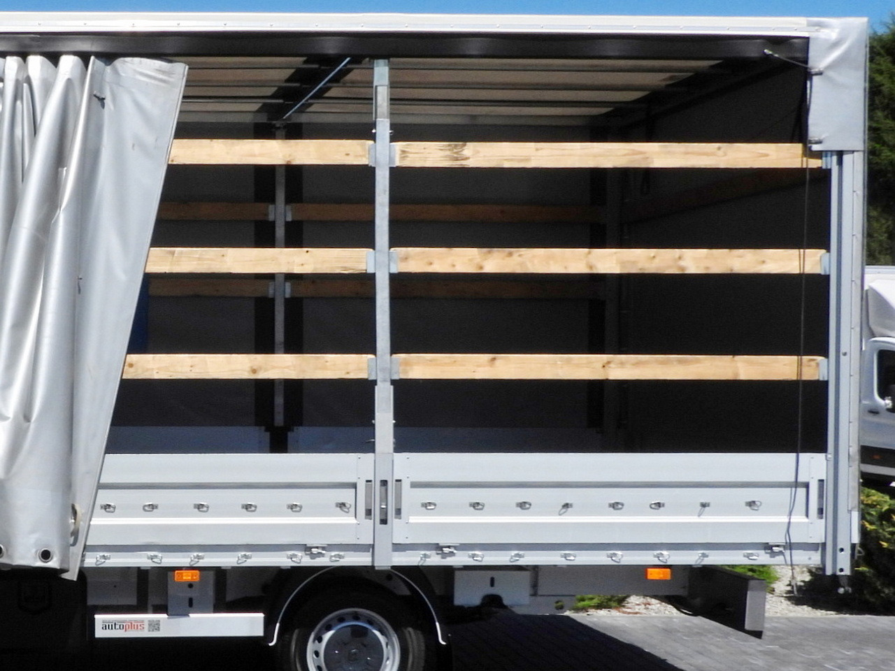 Kamioncine me tendë RENAULT MASTER  TARPAULIN 10 PALLETS WEBASTO CRUISE CONTROL LED LIGHTS PNEUMATICS AIR CONDITIONING  165HP: foto 24