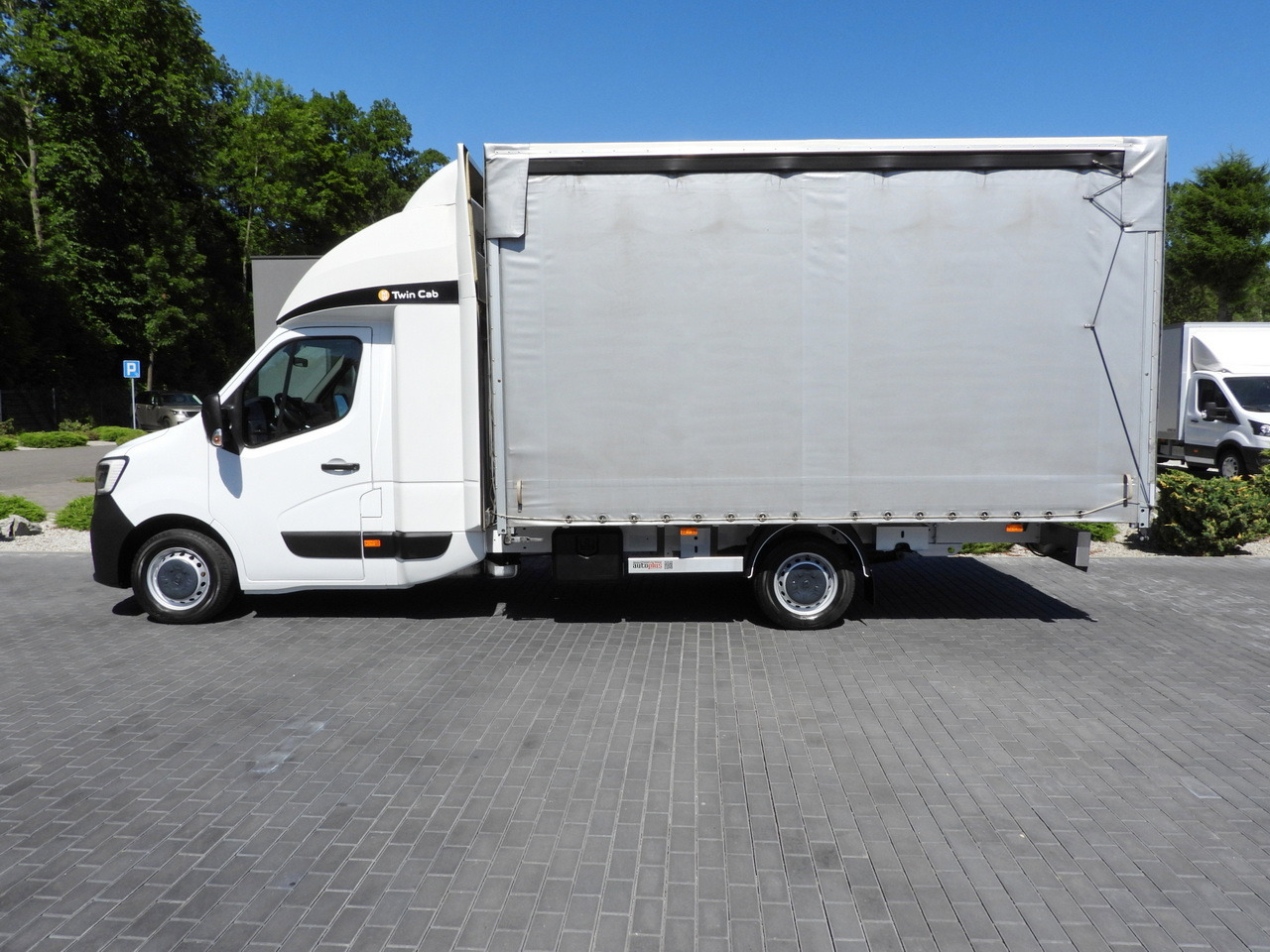 Kamioncine me tendë RENAULT MASTER  TARPAULIN 10 PALLETS WEBASTO CRUISE CONTROL LED LIGHTS PNEUMATICS AIR CONDITIONING  165HP: foto 9
