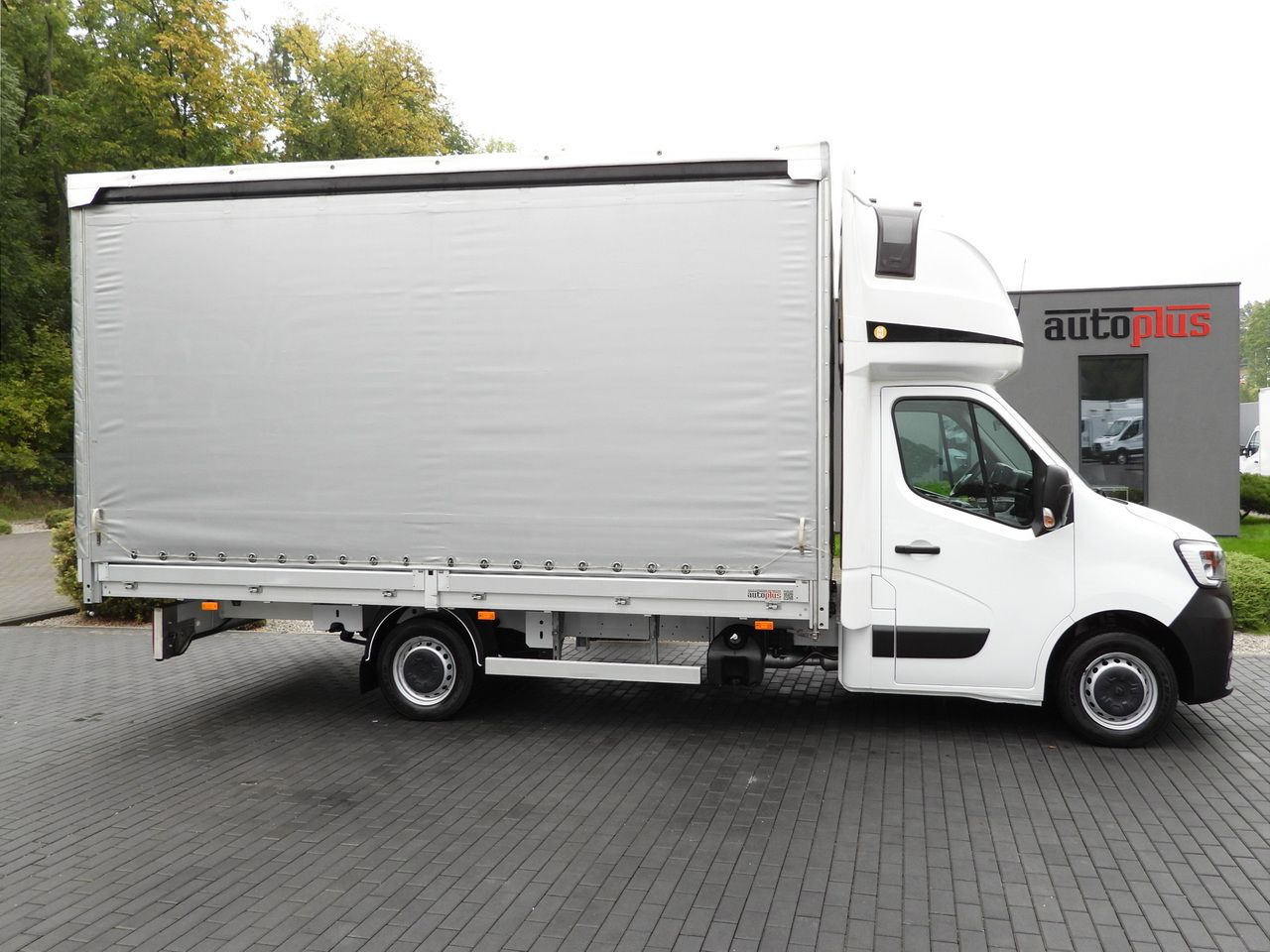 Kamioncine me tendë RENAULT MASTER TARPAULIN 12 PALLETS WEBASTO CRUISE CONTROL NAVIGATION LED LIGHTS PNEUMATICS AIR CONDITIONING 165HP: foto 7 Kamioncine me tendë RENAULT MASTER TARPAULIN 12 PALLETS WEBASTO CRUISE CONTROL NAVIGATION LED LIGHTS PNEUMATICS AIR CONDITIONING 165HP: foto 7