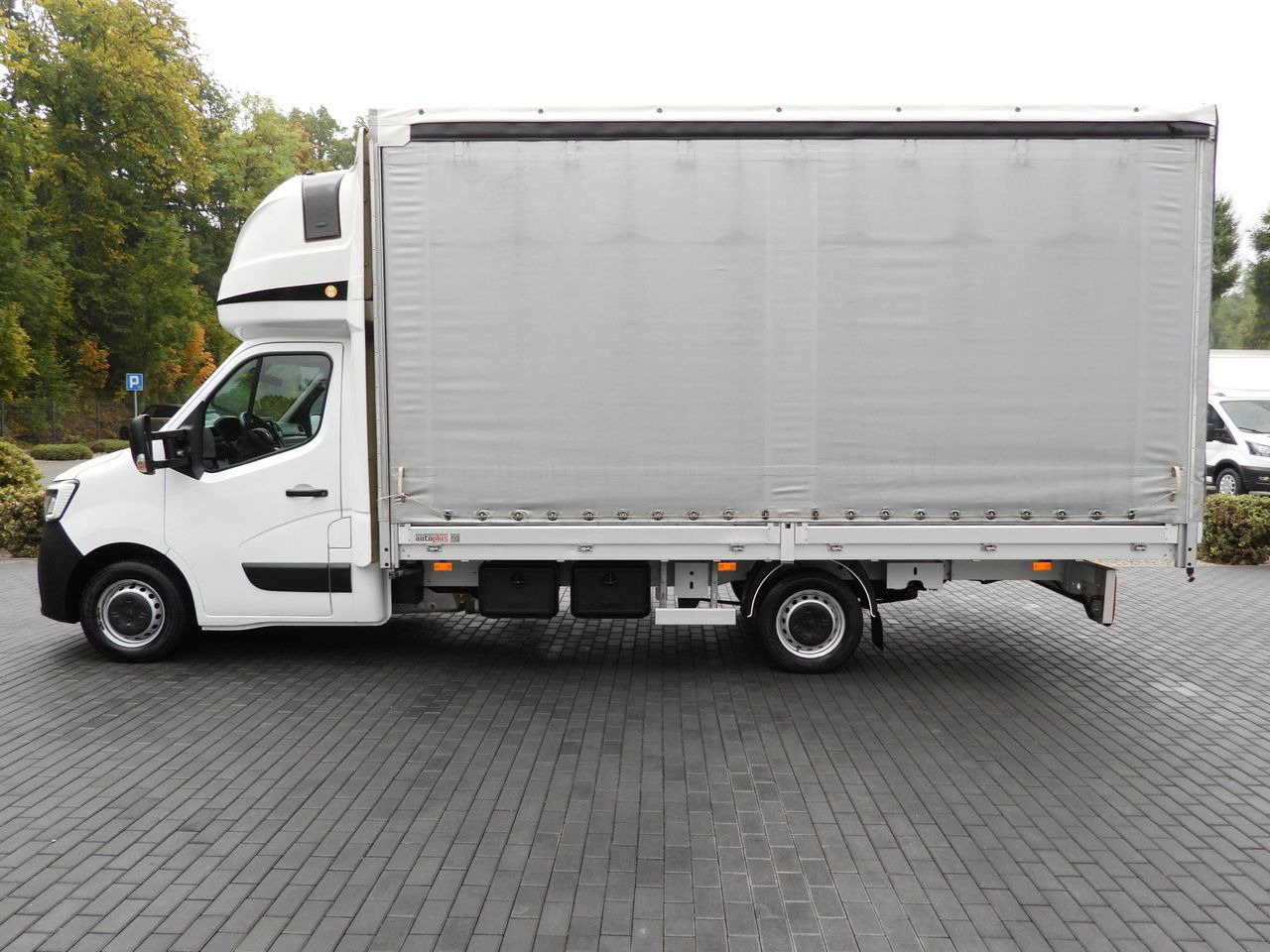 Kamioncine me tendë RENAULT MASTER TARPAULIN 12 PALLETS WEBASTO CRUISE CONTROL NAVIGATION LED LIGHTS PNEUMATICS AIR CONDITIONING 165HP: foto 9 Kamioncine me tendë RENAULT MASTER TARPAULIN 12 PALLETS WEBASTO CRUISE CONTROL NAVIGATION LED LIGHTS PNEUMATICS AIR CONDITIONING 165HP: foto 9