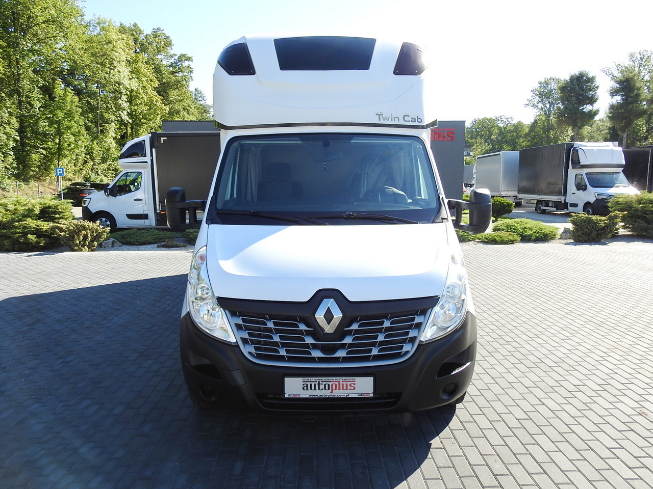RENAULT MASTER TARPAULIN 8 PALLETS WEBASTO CRUISE CONTROL AIR CONDITIONING PNEUMATICS 170HP - Kamioncine me tendë: foto 5 RENAULT MASTER TARPAULIN 8 PALLETS WEBASTO CRUISE CONTROL AIR CONDITIONING PNEUMATICS 170HP - Kamioncine me tendë: foto 5