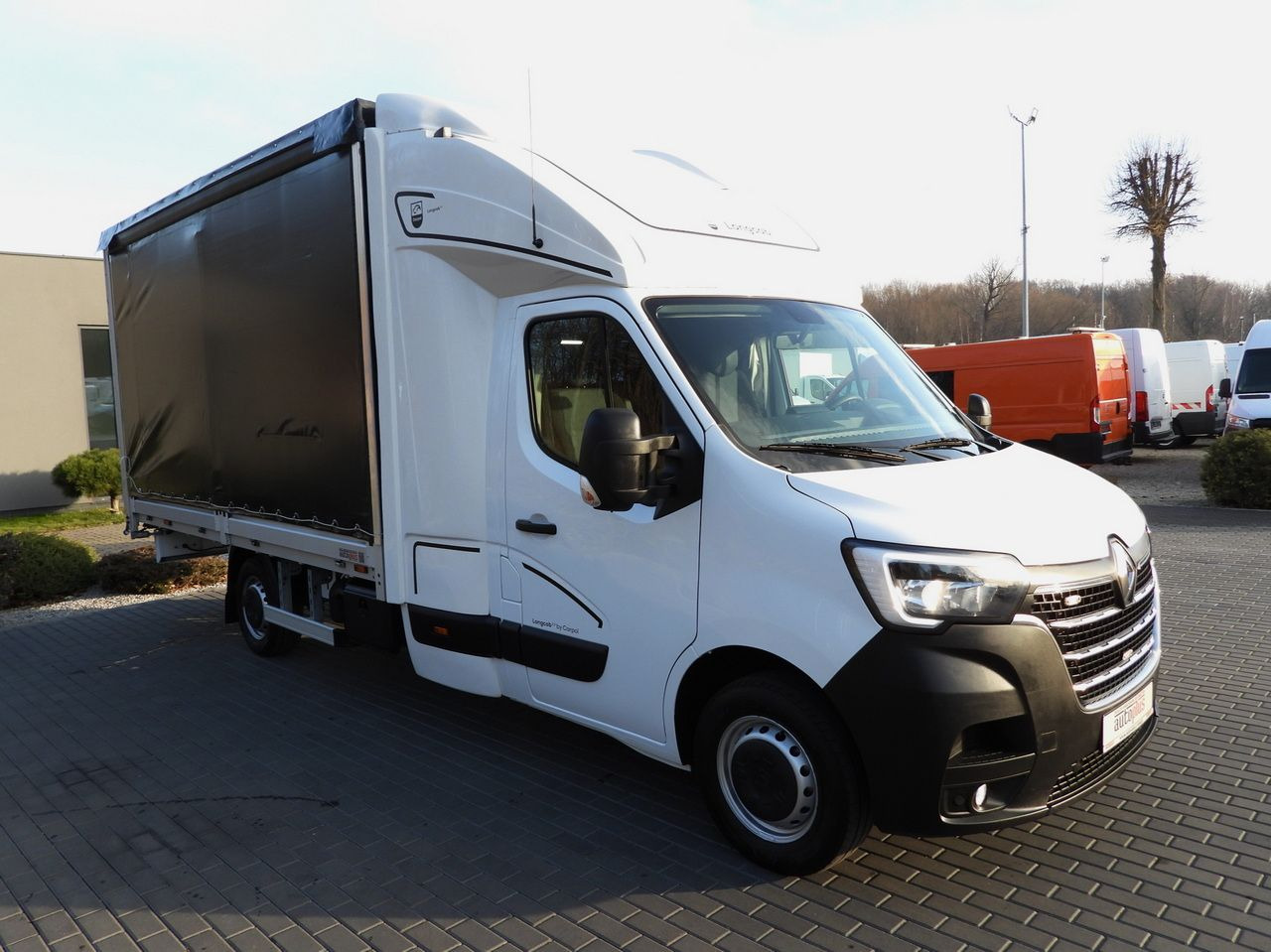 RENAULT MASTER TARPAULIN 8 PALLETS WEBASTO CRUISE CONTROL LED LIGHTS PNEUMATICS AIR CONDITIONING 165HP - Kamioncine me tendë: foto 4 RENAULT MASTER TARPAULIN 8 PALLETS WEBASTO CRUISE CONTROL LED LIGHTS PNEUMATICS AIR CONDITIONING 165HP - Kamioncine me tendë: foto 4