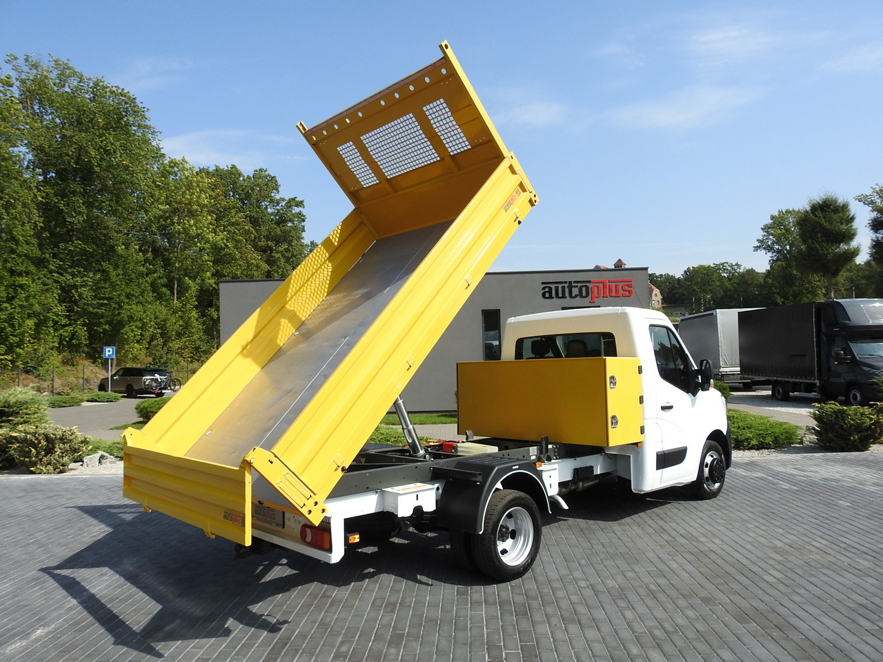 RENAULT MASTER TIPPER CRUISE CONTROL NAVIGATION AIR CONDITIONING LED LIGHTS TWIN WHEELS LOAD WEIGHT 145HP - Kamioncine vetëshkarkuese: foto 3 RENAULT MASTER TIPPER CRUISE CONTROL NAVIGATION AIR CONDITIONING LED LIGHTS TWIN WHEELS LOAD WEIGHT 145HP - Kamioncine vetëshkarkuese: foto 3