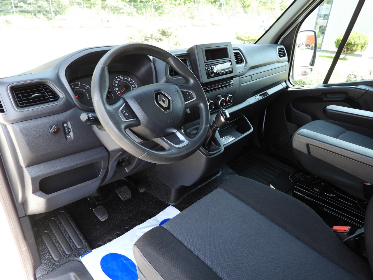 RENAULT MASTER TIPPER DOUBLE CABIN DOKA 6 SEATS CRUISE CONTROL LED LIGHTS TWIN WHEELS AIR CONDITIONING 130HP - Kamioncine vetëshkarkuese: foto 2 RENAULT MASTER TIPPER DOUBLE CABIN DOKA 6 SEATS CRUISE CONTROL LED LIGHTS TWIN WHEELS AIR CONDITIONING 130HP - Kamioncine vetëshkarkuese: foto 2
