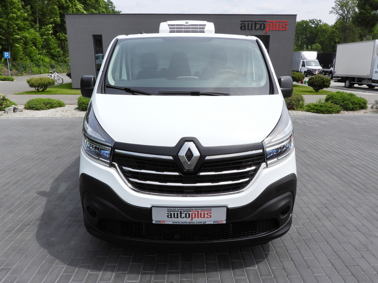 RENAULT TRAFIC REFRIGERATOR VAN 0*C CRUISE CONTROL LED LIGHTS AIR CONDITIONING 120HP - Furgon frigorifer: foto 5 RENAULT TRAFIC REFRIGERATOR VAN 0*C CRUISE CONTROL LED LIGHTS AIR CONDITIONING 120HP - Furgon frigorifer: foto 5