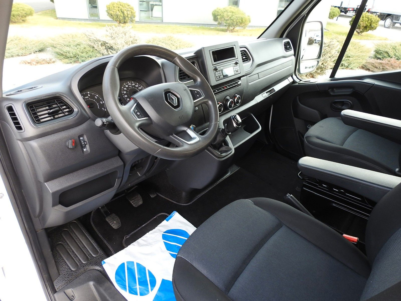 Renault MASTER KIPPER DOPPELKABINE DOKA 6 SITZE TEMPOMAT - Kamioncine vetëshkarkuese, Kamioncine dopio kabinë: foto 2 Renault MASTER KIPPER DOPPELKABINE DOKA 6 SITZE TEMPOMAT - Kamioncine vetëshkarkuese, Kamioncine dopio kabinë: foto 2