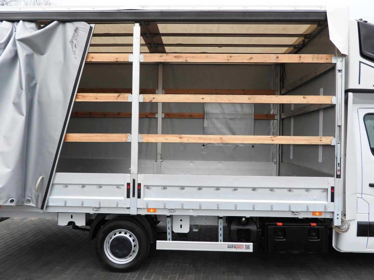 Kamioncine me tendë Renault MASTER  PRITSCHE PLANE 10 PALETTEN WEBASTO  A/C: foto 17