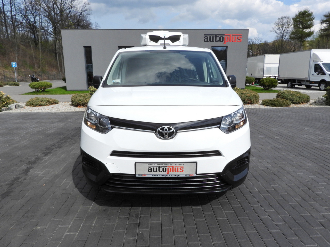 TOYOTA PROACE CITY REFRIGERATOR VAN -15*C POWER SUPPLY 230V CRUISE CONTROL AIR CONDITIONING 100HP - Furgon frigorifer: foto 5 TOYOTA PROACE CITY REFRIGERATOR VAN -15*C POWER SUPPLY 230V CRUISE CONTROL AIR CONDITIONING 100HP - Furgon frigorifer: foto 5