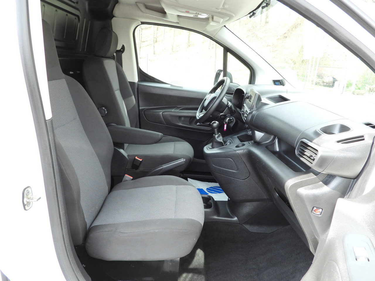Furgon frigorifer TOYOTA PROACE CITY REFRIGERATOR VAN -15*C POWER SUPPLY 230V CRUISE CONTROL AIR CONDITIONING 100HP: foto 40 Furgon frigorifer TOYOTA PROACE CITY REFRIGERATOR VAN -15*C POWER SUPPLY 230V CRUISE CONTROL AIR CONDITIONING 100HP: foto 40