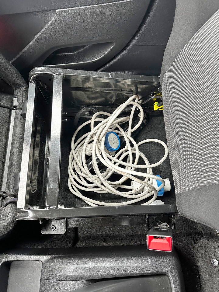 Furgon frigorifer TOYOTA PROACE CITY REFRIGERATOR VAN -15*C POWER SUPPLY 230V CRUISE CONTROL AIR CONDITIONING 100HP: foto 44 Furgon frigorifer TOYOTA PROACE CITY REFRIGERATOR VAN -15*C POWER SUPPLY 230V CRUISE CONTROL AIR CONDITIONING 100HP: foto 44