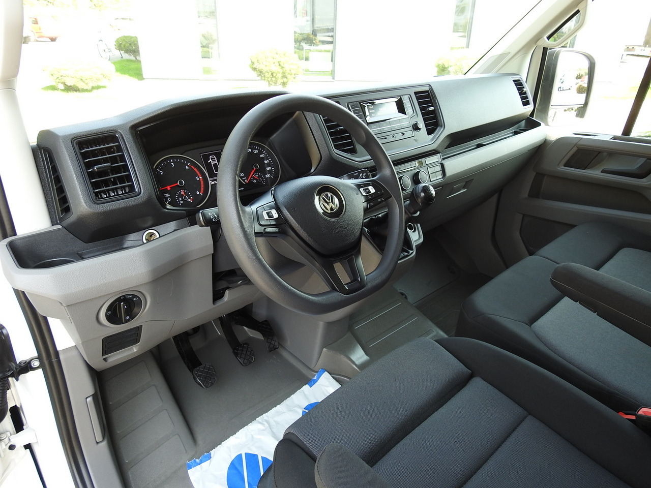 VOLKSWAGEN CRAFTER TARPAULIN 10 PALLETS WEBASTO CRUISE CONTROL AIR CONDITIONING LED LIGHTS 180HP - Kamioncine me tendë: foto 2 VOLKSWAGEN CRAFTER TARPAULIN 10 PALLETS WEBASTO CRUISE CONTROL AIR CONDITIONING LED LIGHTS 180HP - Kamioncine me tendë: foto 2