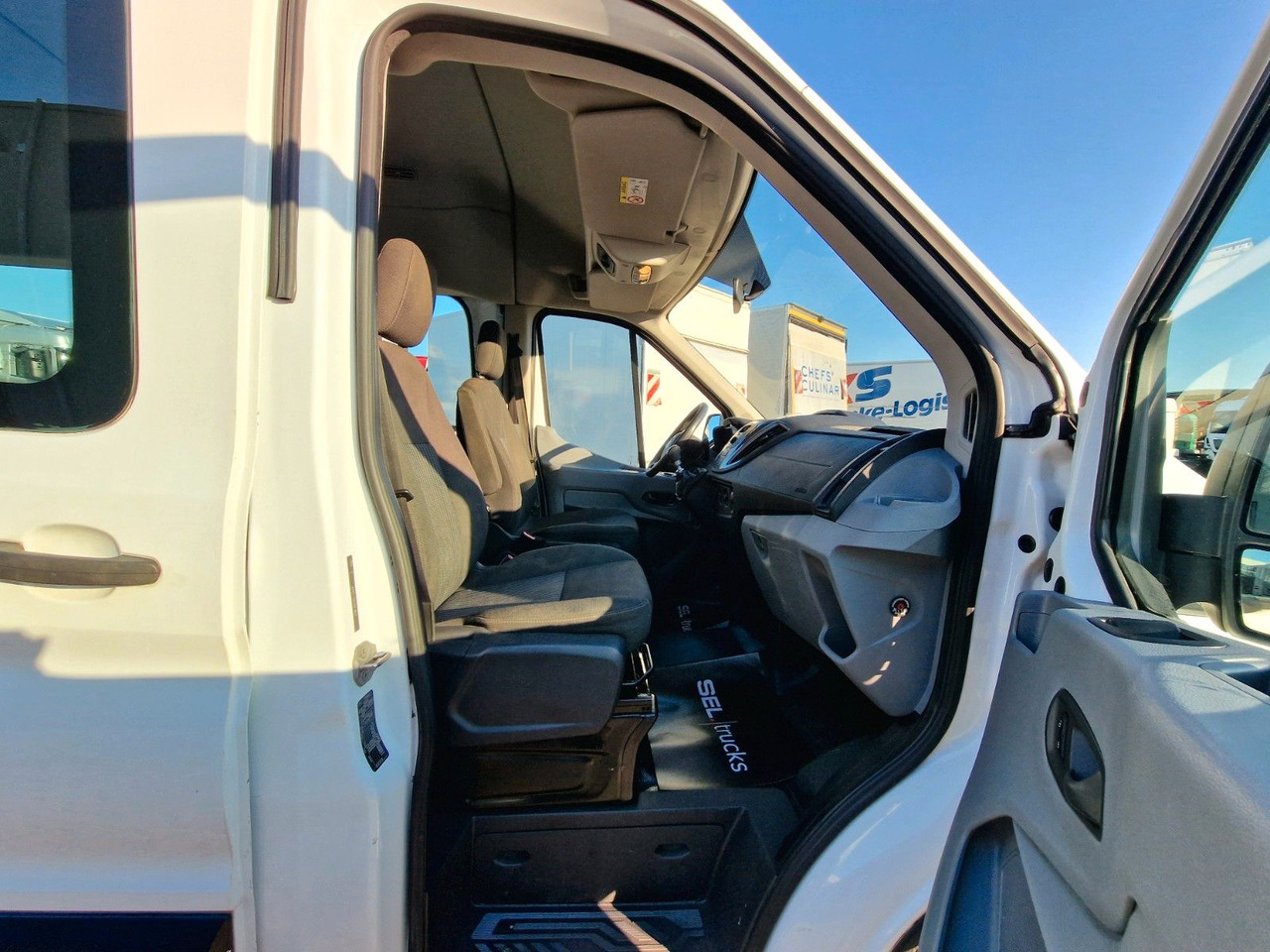 Furgon Ford Transit / Transport von Personen im Rollstuhl: foto 21