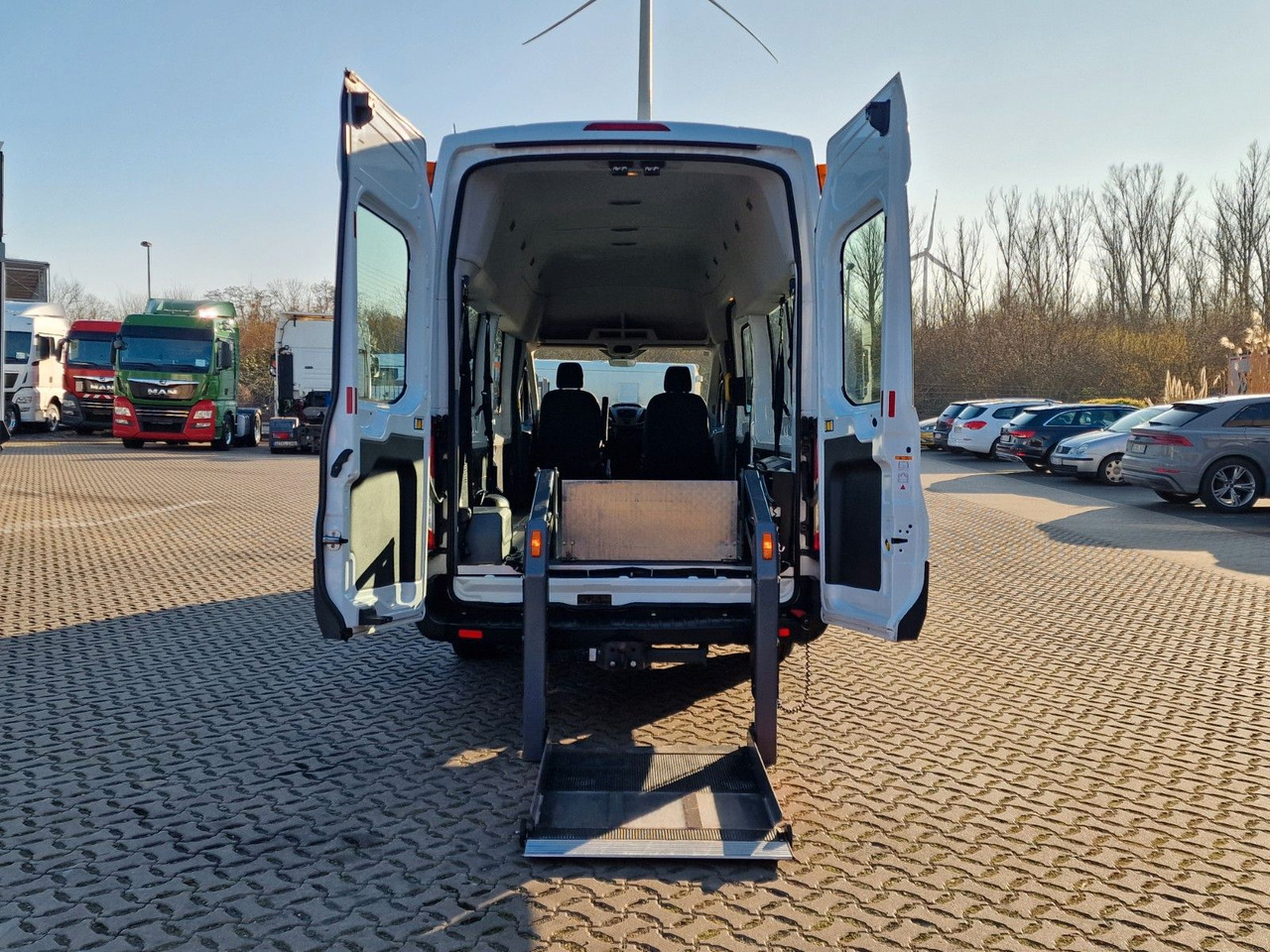 Furgon Ford Transit / Transport von Personen im Rollstuhl: foto 14