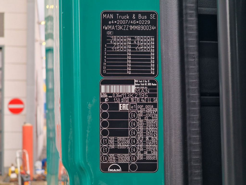 Gjysmë-kamion MAN TGX 18.510 4x2 LL SA / Retarder / Hubkupplung MAN TGX 18.510 4x2 LL SA / Retarder / Hubkupplung: foto 15 Gjysmë-kamion MAN TGX 18.510 4x2 LL SA / Retarder / Hubkupplung MAN TGX 18.510 4x2 LL SA / Retarder / Hubkupplung: foto 15