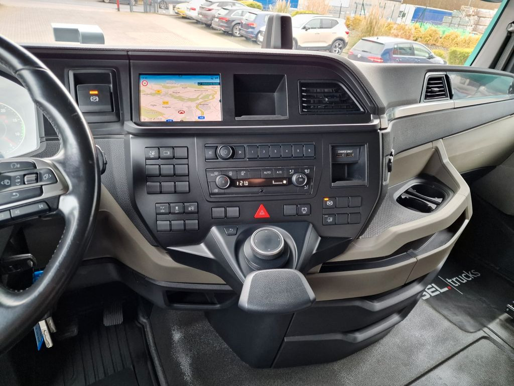 Gjysmë-kamion MAN TGX 18.510 4x2 LL SA / Retarder / Hubkupplung MAN TGX 18.510 4x2 LL SA / Retarder / Hubkupplung: foto 25 Gjysmë-kamion MAN TGX 18.510 4x2 LL SA / Retarder / Hubkupplung MAN TGX 18.510 4x2 LL SA / Retarder / Hubkupplung: foto 25