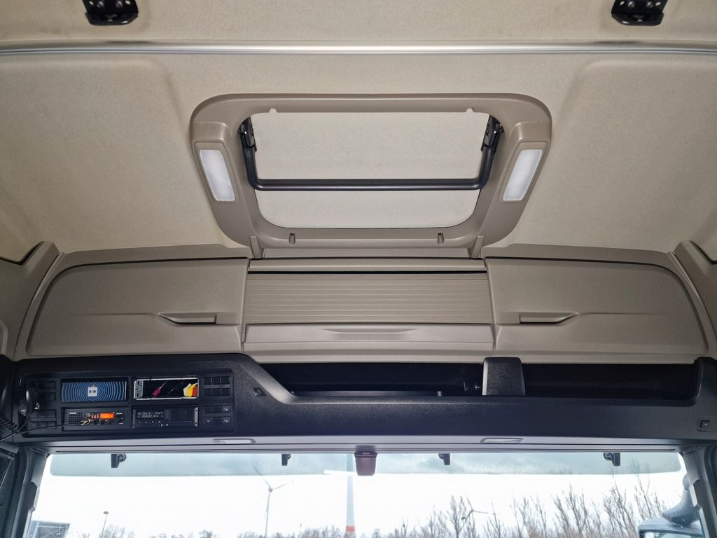 Gjysmë-kamion MAN TGX 18.510 4x2 LL SA / Retarder / Hubkupplung MAN TGX 18.510 4x2 LL SA / Retarder / Hubkupplung: foto 22 Gjysmë-kamion MAN TGX 18.510 4x2 LL SA / Retarder / Hubkupplung MAN TGX 18.510 4x2 LL SA / Retarder / Hubkupplung: foto 22