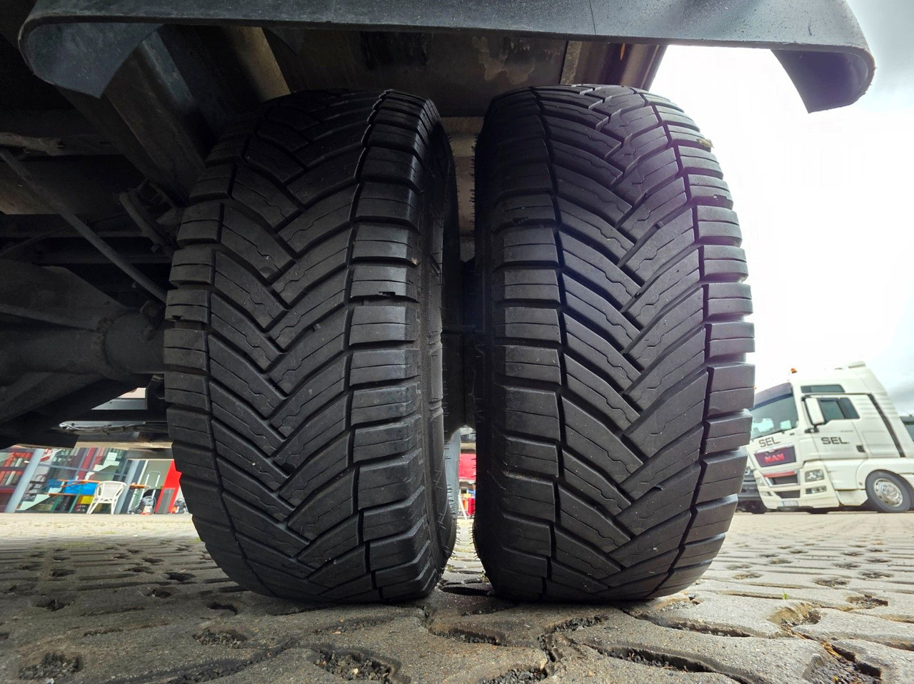 Kamioncine me tendë Iveco Daily 70C18 Hi-Matic / Ladebordwand / 3 Sitzen: foto 29