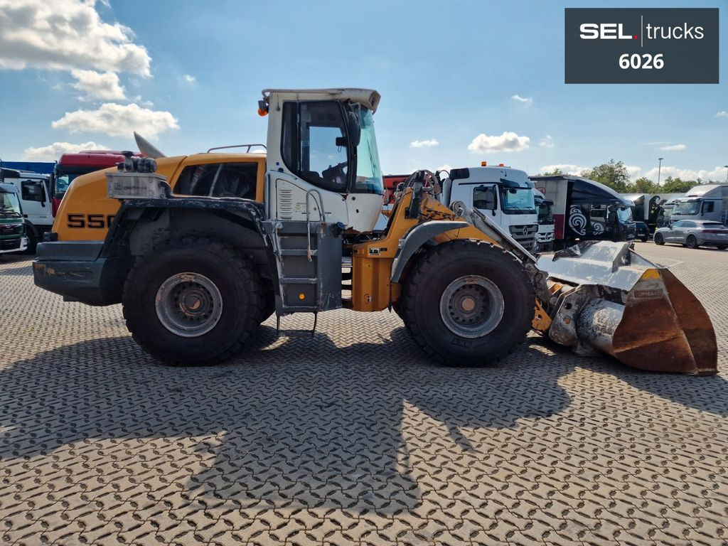 Liebherr L 550 / 2014 / 9.783 h - Fadrom me goma: foto 4 Liebherr L 550 / 2014 / 9.783 h - Fadrom me goma: foto 4