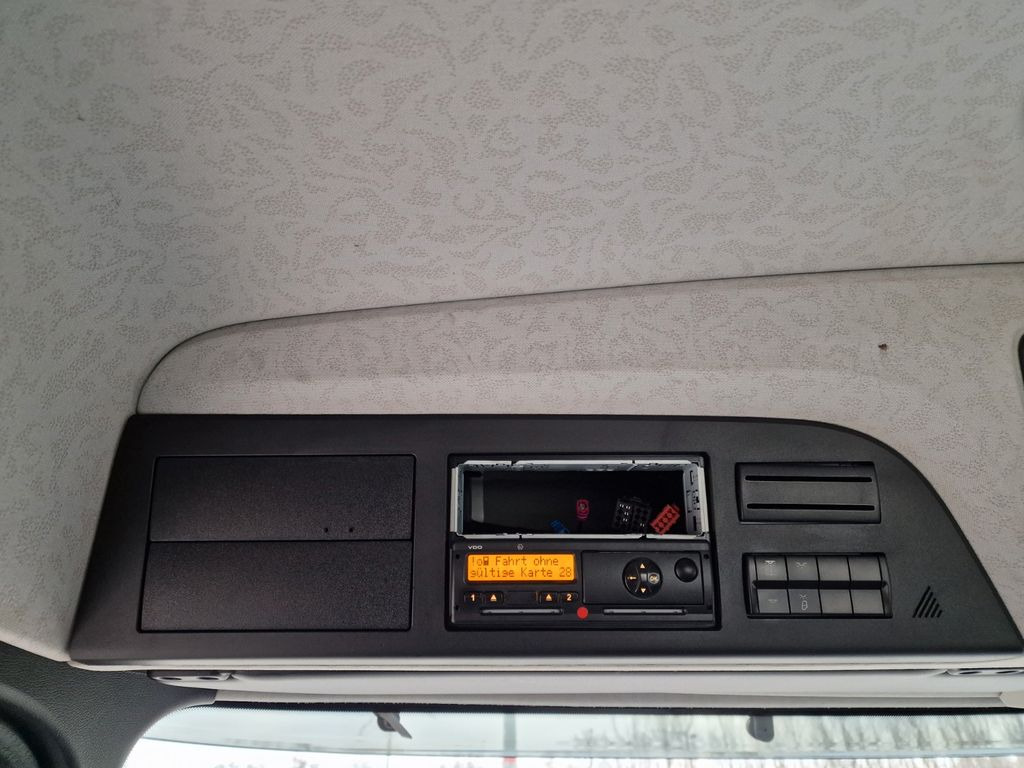 Kamion me karroceri të hapur, Kamion me vinç Mercedes-Benz Antos 1832 / MKG Kran: foto 25 Kamion me karroceri të hapur, Kamion me vinç Mercedes-Benz Antos 1832 / MKG Kran: foto 25