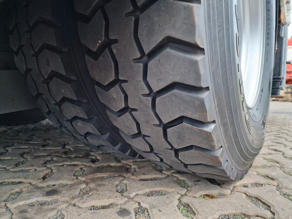 Kamion me karroceri të hapur, Kamion me vinç Mercedes-Benz Antos 1832 / MKG Kran: foto 29 Kamion me karroceri të hapur, Kamion me vinç Mercedes-Benz Antos 1832 / MKG Kran: foto 29