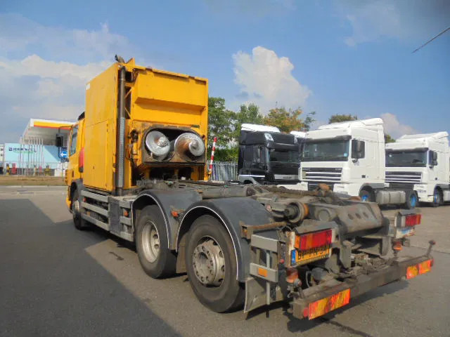 DAF 75.240 75 240 6X2 - Kamion mbeturinash: foto 4 DAF 75.240 75 240 6X2 - Kamion mbeturinash: foto 4