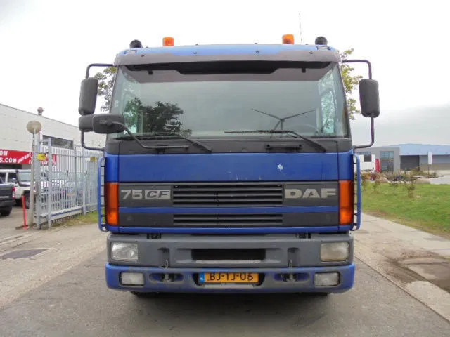 DAF 75.270 4X2 NL TRUCK - Kamion me vinç: foto 2 DAF 75.270 4X2 NL TRUCK - Kamion me vinç: foto 2