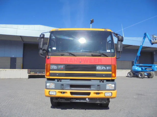 DAF 75.270 ATI 4X4 NL TRUCK - Zjarrfikëse: foto 2 DAF 75.270 ATI 4X4 NL TRUCK - Zjarrfikëse: foto 2