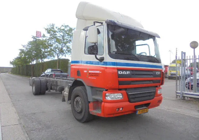DAF CF 250 NL TRUCK - Kamion kabinë-shasi: foto 3 DAF CF 250 NL TRUCK - Kamion kabinë-shasi: foto 3