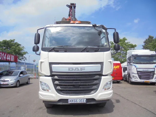 DAF CF 370 8X4 + PALFINGER EPSILON - Kamion vetëshkarkues, Kamion me vinç: foto 2 DAF CF 370 8X4 + PALFINGER EPSILON - Kamion vetëshkarkues, Kamion me vinç: foto 2