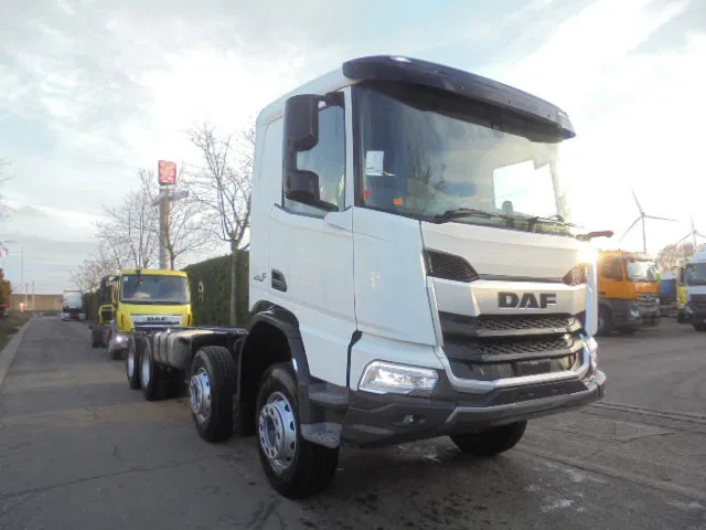 DAF XDC 450 8X4 DEMO UNUSED RHD - Kamion kabinë-shasi: foto 3 DAF XDC 450 8X4 DEMO UNUSED RHD - Kamion kabinë-shasi: foto 3