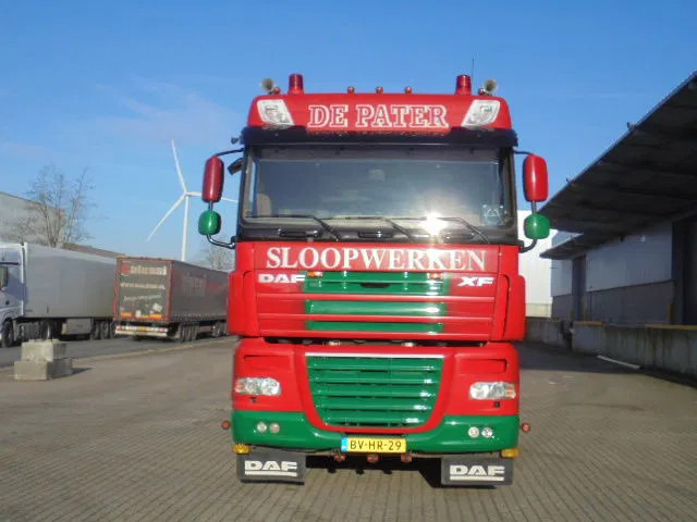 DAF XF 105 410 FAD 8X4 STEEL SUSPENSION - Kamion vetëngarkues: foto 3 DAF XF 105 410 FAD 8X4 STEEL SUSPENSION - Kamion vetëngarkues: foto 3
