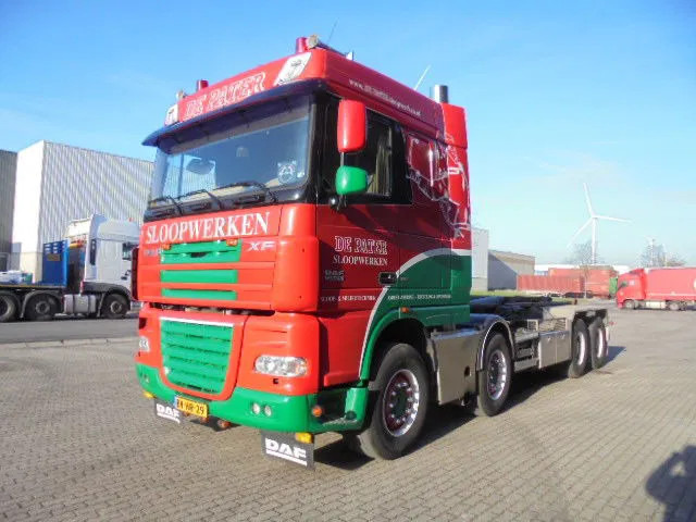 DAF XF 105 410 FAD 8X4 STEEL SUSPENSION - Kamion vetëngarkues: foto 1 DAF XF 105 410 FAD 8X4 STEEL SUSPENSION - Kamion vetëngarkues: foto 1