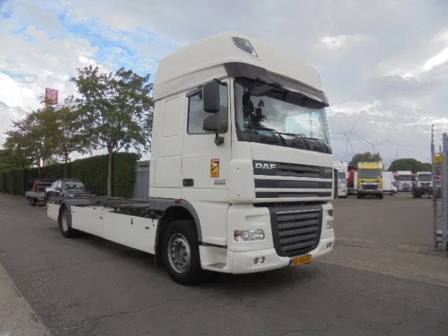 DAF XF 105 410 NL truck - Transportjer kontejnerësh/ Kamion me karroceri të çmontueshme: foto 3 DAF XF 105 410 NL truck - Transportjer kontejnerësh/ Kamion me karroceri të çmontueshme: foto 3