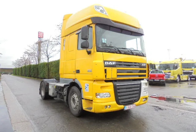 DAF XF 105.410 EURO 5 - Gjysmë-kamion: foto 1 DAF XF 105.410 EURO 5 - Gjysmë-kamion: foto 1