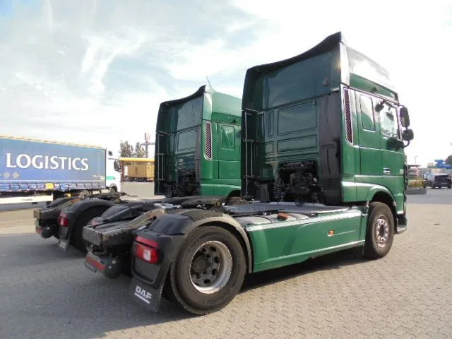 DAF XF 106.460 SUPER SPACE CAB - Gjysmë-kamion: foto 5 DAF XF 106.460 SUPER SPACE CAB - Gjysmë-kamion: foto 5