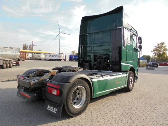 DAF XF 106.460 SUPER SPACE CAB - Gjysmë-kamion: foto 2 DAF XF 106.460 SUPER SPACE CAB - Gjysmë-kamion: foto 2
