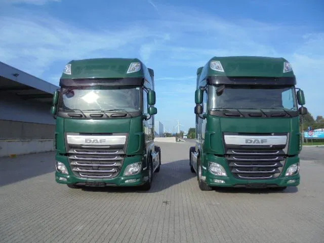 DAF XF 106.460 SUPER SPACE CAB - Gjysmë-kamion: foto 2 DAF XF 106.460 SUPER SPACE CAB - Gjysmë-kamion: foto 2